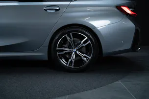 BMW 320d xDrive M Sport SAG / LCI / 360°Kamera / HeadUp / el.Sitze