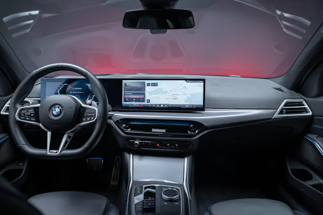 BMW 320d xDrive M Sport SAG / LCI / 360°Kamera / HeadUp / el.Sitze