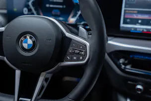 BMW 320d xDrive M Sport SAG / LCI / 360°Kamera / HeadUp / el.Sitze