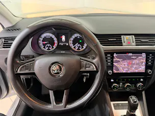 SKODA Octavia Combi 2.0 TDI Ambition DSG