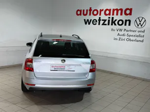 SKODA Octavia Combi 2.0 TDI Ambition DSG