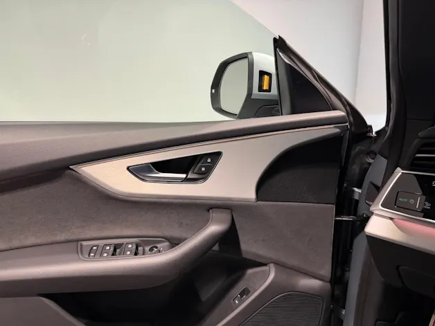 AUDI Q8 SUV 50 TDI quattro tiptronic