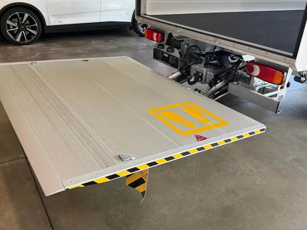 RENAULT Master RedEdition Koffer/Hebebühne