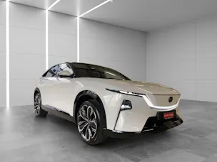 MAZDA CX-6e 68,8 kWh Takumi mit 21 Zoll - Räder