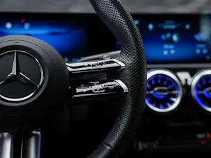 MERCEDES-BENZ CLA 200 d Coupe AMG Line Night Edition *Werksgarantie*Sitzheizung*