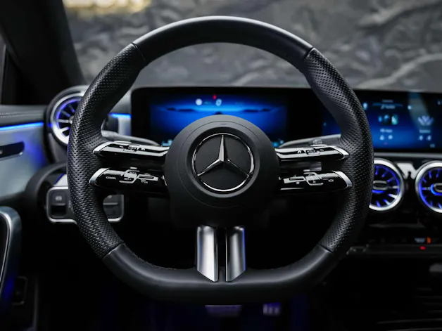 MERCEDES-BENZ CLA 200 d Coupe AMG Line Night Edition *Werksgarantie*Sitzheizung*