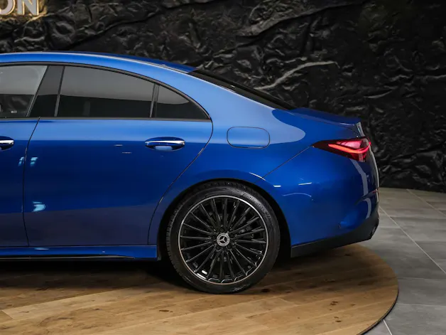 MERCEDES-BENZ CLA 200 d Coupe AMG Line Night Edition *Werksgarantie*Sitzheizung*