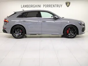 AUDI RSQ8 performance quattro