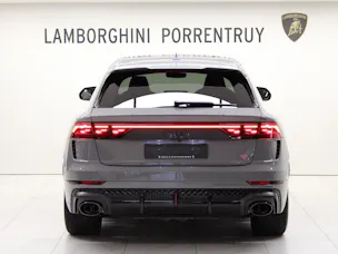 AUDI RSQ8 performance quattro