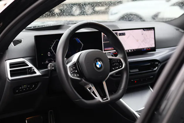 BMW 320d xDrive 48V Touring Steptronic M Sport * AHK *