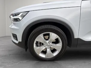 VOLVO XC40 2.0 T4 Momentum AWD