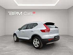VOLVO XC40 2.0 T4 Momentum AWD