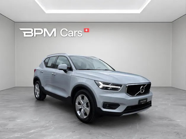VOLVO XC40 2.0 T4 Momentum AWD