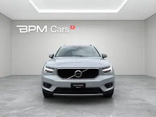 VOLVO XC40 2.0 T4 Momentum AWD
