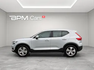 VOLVO XC40 2.0 T4 Momentum AWD