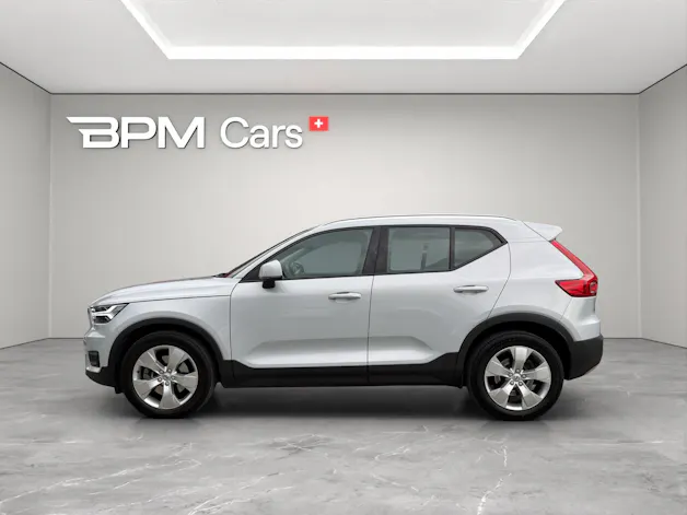 VOLVO XC40 2.0 T4 Momentum AWD