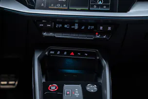 AUDI S3 Limousine 2.0 TFSI quattro S-Tronic / Sportsitze / Tempomat / Sitzheizung