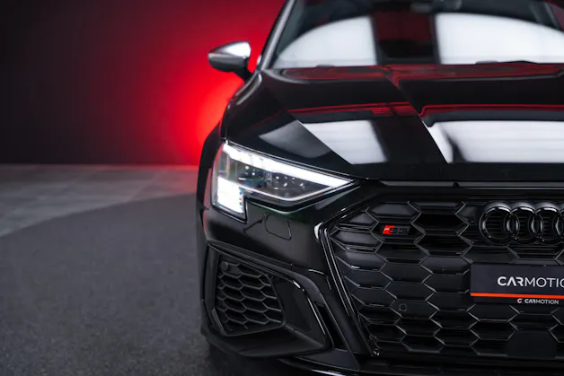 AUDI S3 Limousine 2.0 TFSI quattro S-Tronic / Sportsitze / Tempomat / Sitzheizung