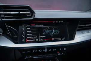 AUDI S3 Limousine 2.0 TFSI quattro S-Tronic / Sportsitze / Tempomat / Sitzheizung