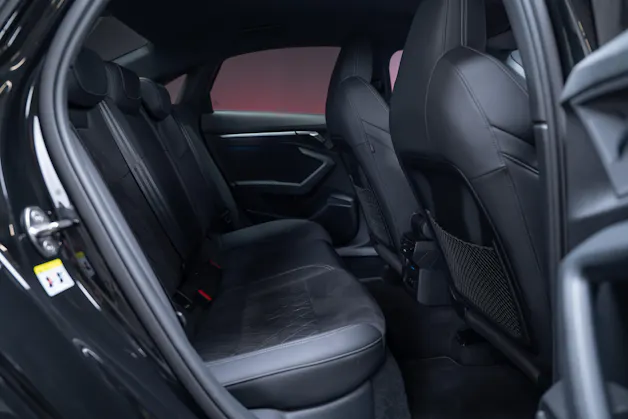 AUDI S3 Limousine 2.0 TFSI quattro S-Tronic / Sportsitze / Tempomat / Sitzheizung