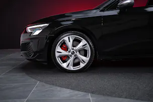 AUDI S3 Limousine 2.0 TFSI quattro S-Tronic / Sportsitze / Tempomat / Sitzheizung