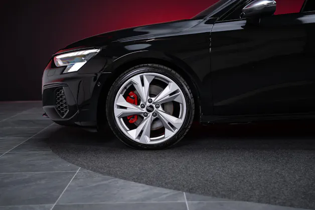 AUDI S3 Limousine 2.0 TFSI quattro S-Tronic / Sportsitze / Tempomat / Sitzheizung
