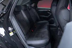 AUDI S3 Limousine 2.0 TFSI quattro S-Tronic / Sportsitze / Tempomat / Sitzheizung