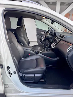 NISSAN Qashqai 1.3 DIG-T tekna DCT