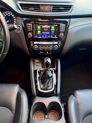 NISSAN Qashqai 1.3 DIG-T tekna DCT