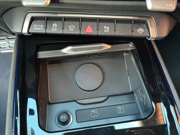 AUDI Q3 SUV e-hybrid 200 kW S tronig