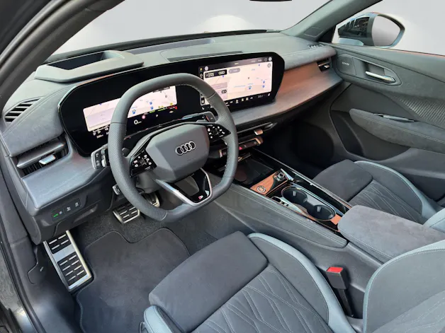 AUDI Q3 SUV e-hybrid 200 kW S tronig