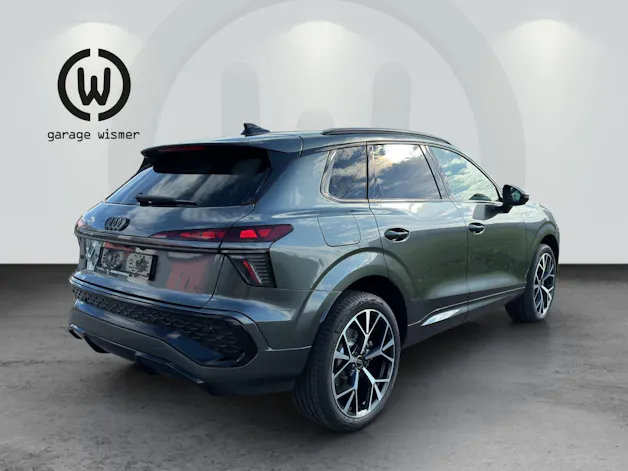AUDI Q3 SUV e-hybrid 200 kW S tronig