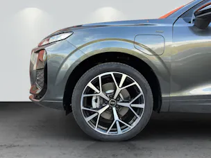 AUDI Q3 SUV e-hybrid 200 kW S tronig