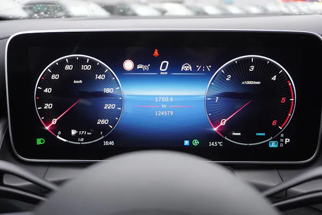 MERCEDES-BENZ GLC 220 d 4Matic 9G-Tronic AMG-LINE!!!