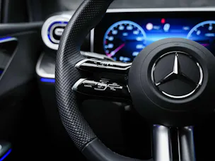 MERCEDES-BENZ GLC Coupé 220 d 4Matic AMG Line 9G-Tronic *Werksgarantie*21" Felgen*360° Kamera*AHK*