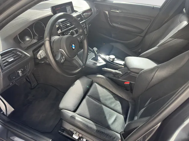 BMW M140i xDrive Steptronic