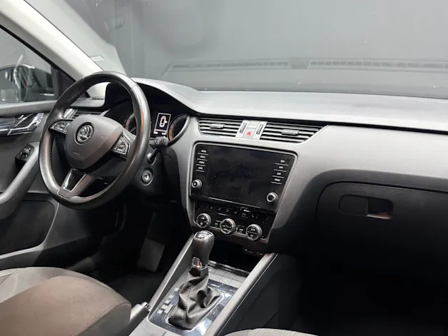 SKODA Octavia Combi 1.4 TSI Style DSG