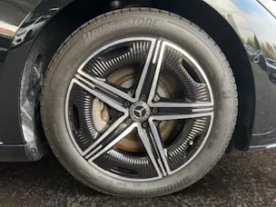 MERCEDES-BENZ EQE 300