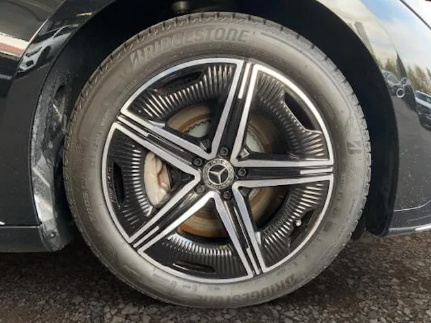 MERCEDES-BENZ EQE 300