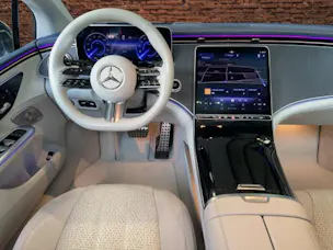 MERCEDES-BENZ EQE 300