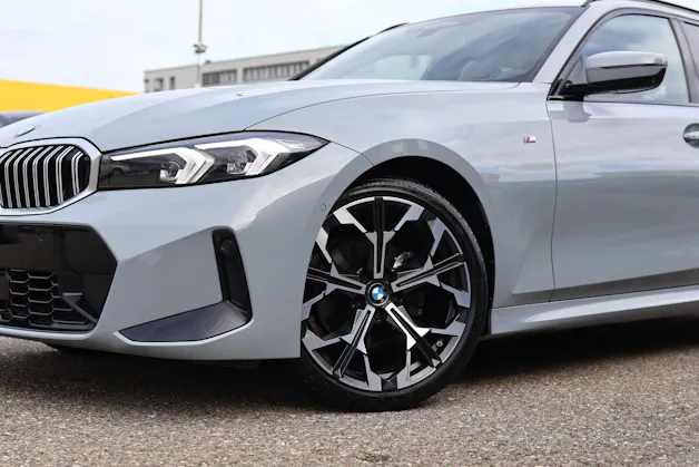 BMW 320d xDrive 48V Touring Steptronic M Sport