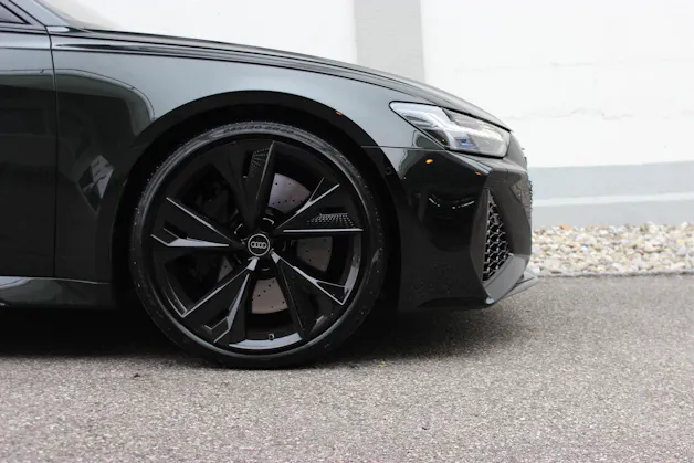 AUDI RS6 Avant 4.0 TFSI V8 quattro Audi exclusive *emerald green*