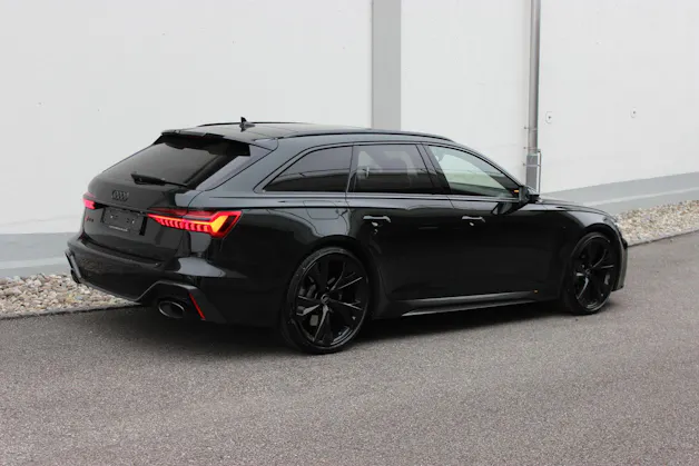 AUDI RS6 Avant 4.0 TFSI V8 quattro Audi exclusive *emerald green*