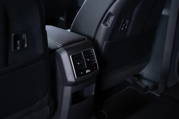 Kia Sportage 1.6T-GDi PHEV Style 4x4 A / itz & Lenkradheizung / Navi / Rückfahrkamera