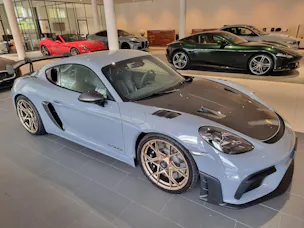 PORSCHE 718 Cayman GT4 RS Weissach