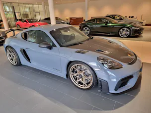 PORSCHE 718 Cayman GT4 RS Weissach