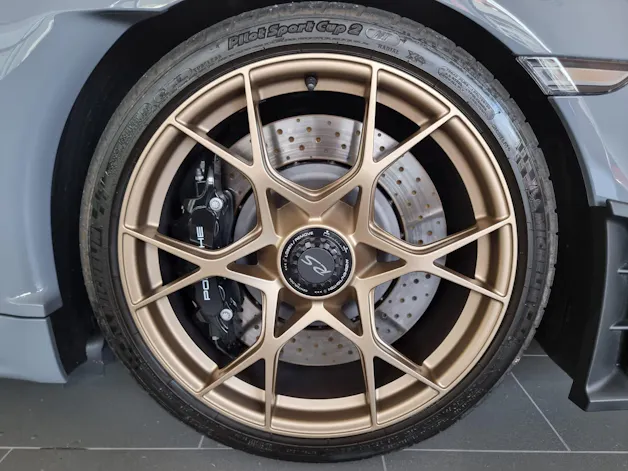 PORSCHE 718 Cayman GT4 RS Weissach