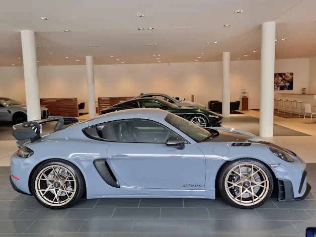 PORSCHE 718 Cayman GT4 RS Weissach