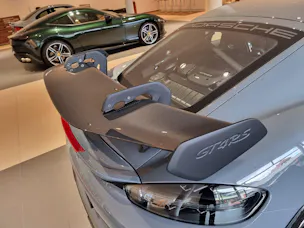 PORSCHE 718 Cayman GT4 RS Weissach