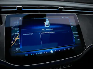 MERCEDES-BENZ E 220 AMG Line d 9G-Tronic *Werksgarantie*21" Felgen*Panorama*Lenkradheizung*